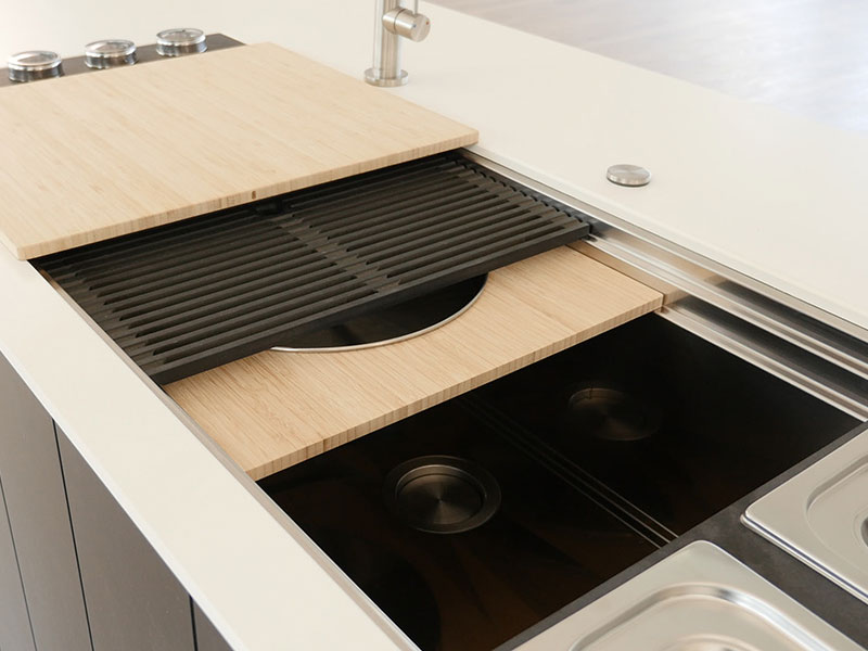The sliding accessories of Foster sinks