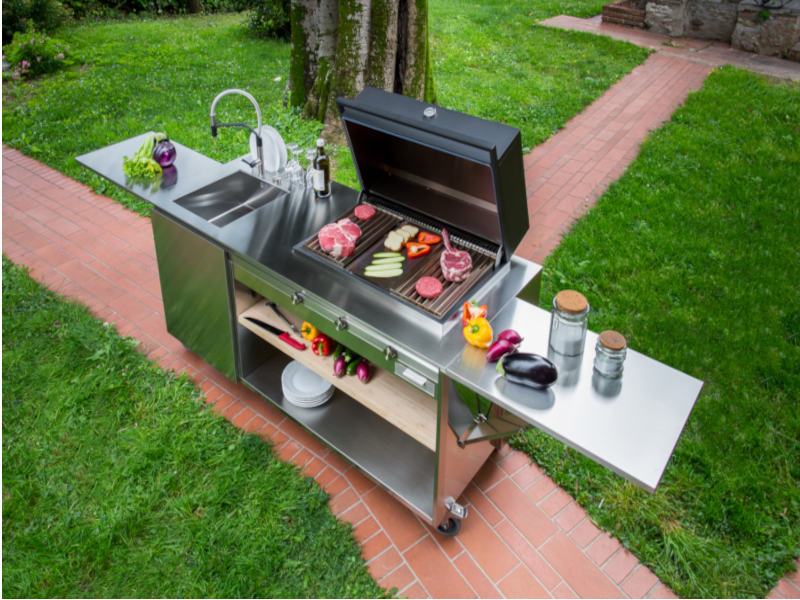 The collection of outdoor kitchens is enriched with a new product, Finalmente Barbecue.
